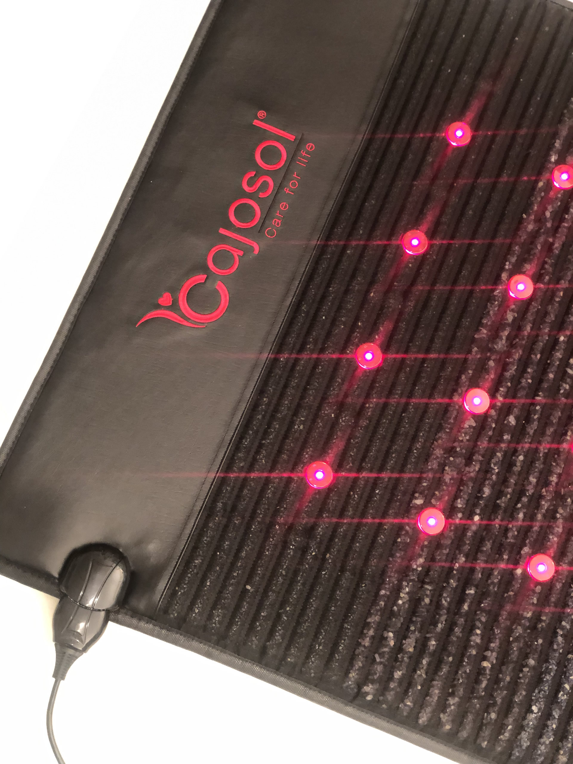 Detailansicht der Cajosol® P 48 NEO PEMF Matte mit Edelsteinoberfläche